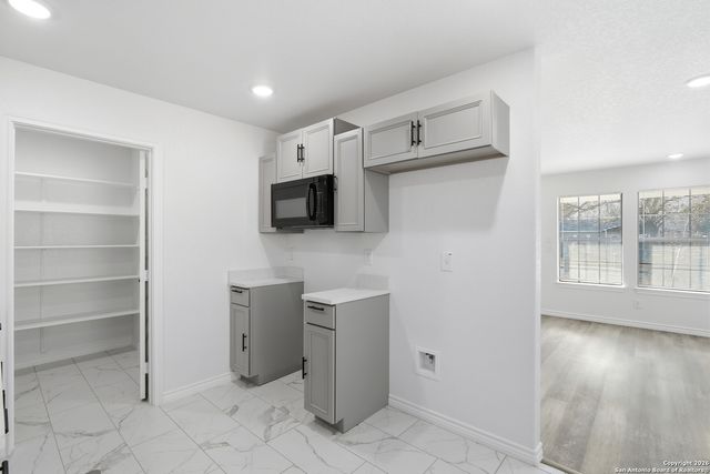 6415 Buena Vista, San Antonio, TX 78237
