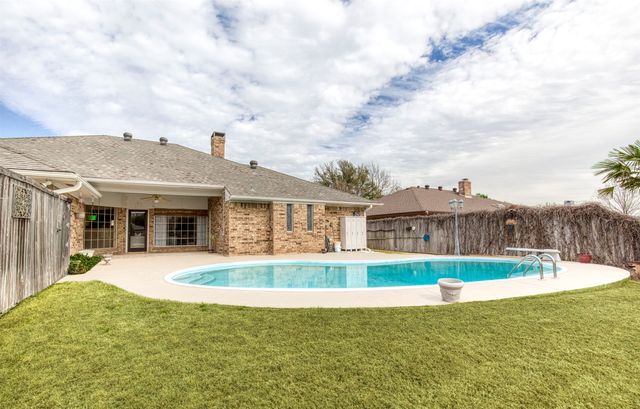 2817 Club Meadow Drive, Garland, TX 75043