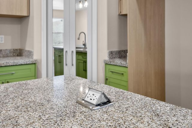 220 Calle Ranaculo, Rio Rico, AZ 85648