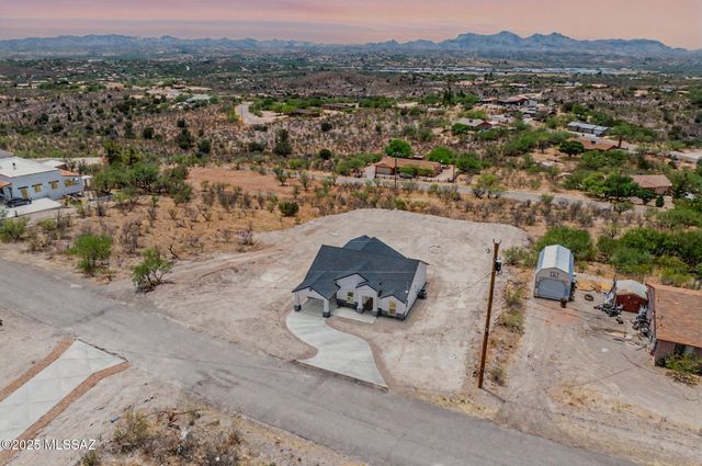 220 Calle Ranaculo, Rio Rico, AZ 85648