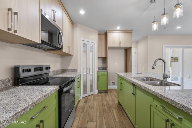 220 Calle Ranaculo, Rio Rico, AZ 85648