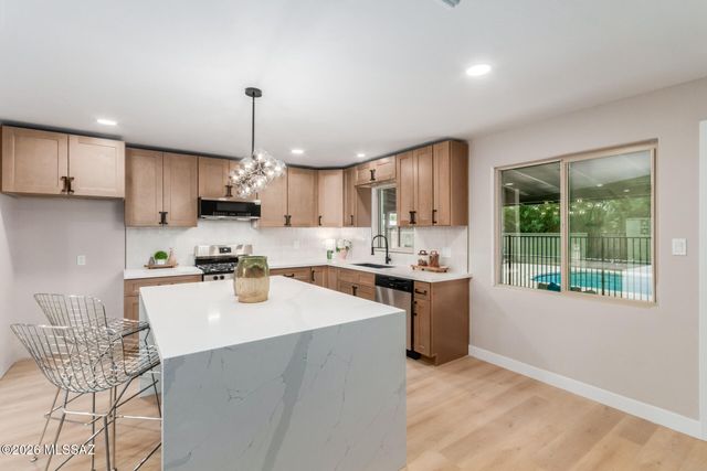 4252 E Poe Street, Tucson, AZ 85711