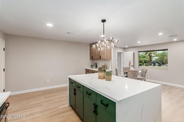 4252 E Poe Street, Tucson, AZ 85711