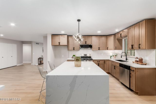 4252 E Poe Street, Tucson, AZ 85711