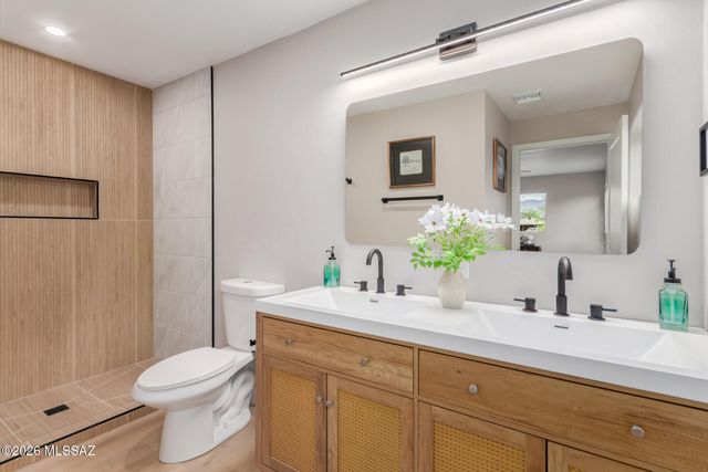 4252 E Poe Street, Tucson, AZ 85711