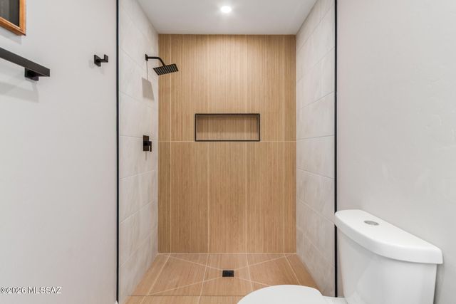 4252 E Poe Street, Tucson, AZ 85711