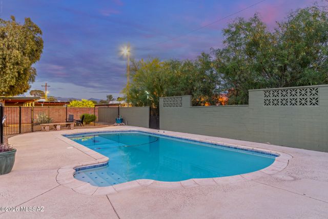 4252 E Poe Street, Tucson, AZ 85711