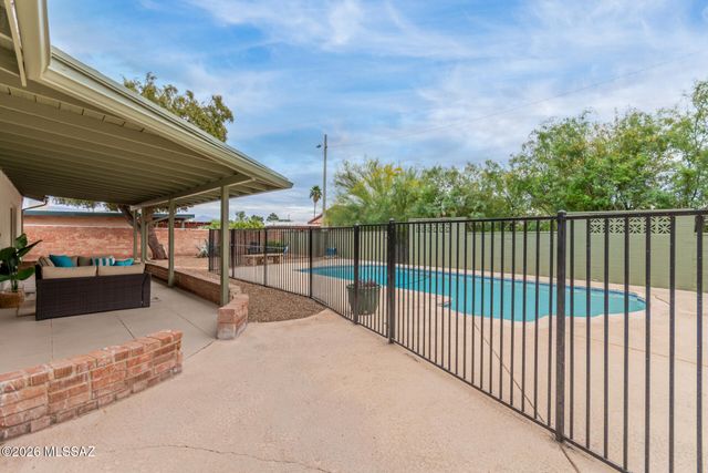 4252 E Poe Street, Tucson, AZ 85711