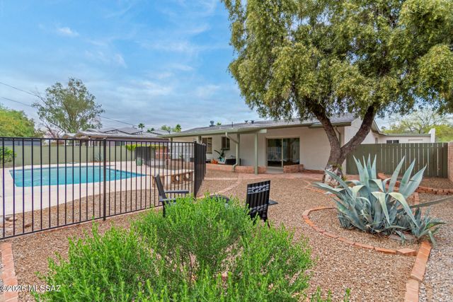 4252 E Poe Street, Tucson, AZ 85711