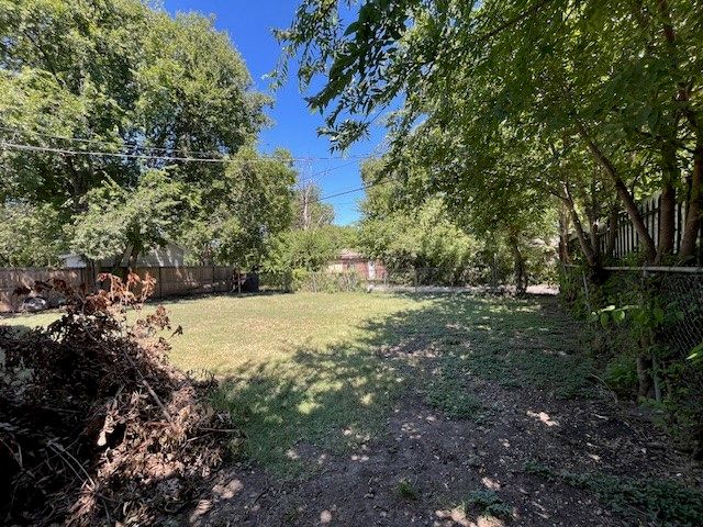 227 Halsey Street, Dallas, TX 75224