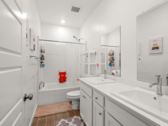 479 S Filbert Avenue, Fresno, CA 93727
