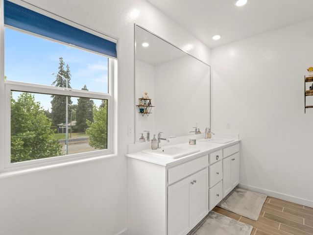 479 S Filbert Avenue, Fresno, CA 93727