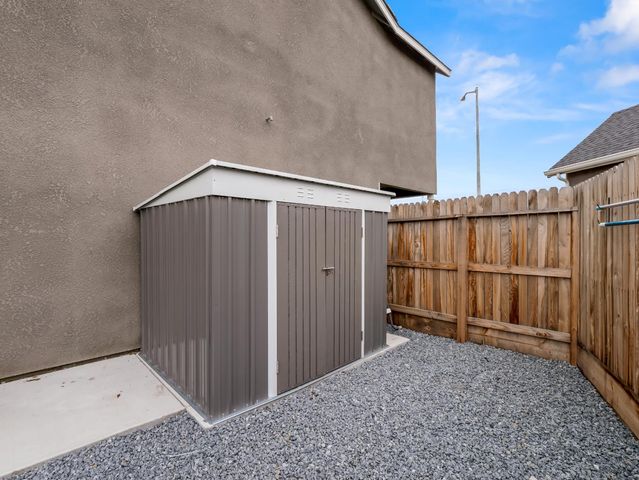 479 S Filbert Avenue, Fresno, CA 93727