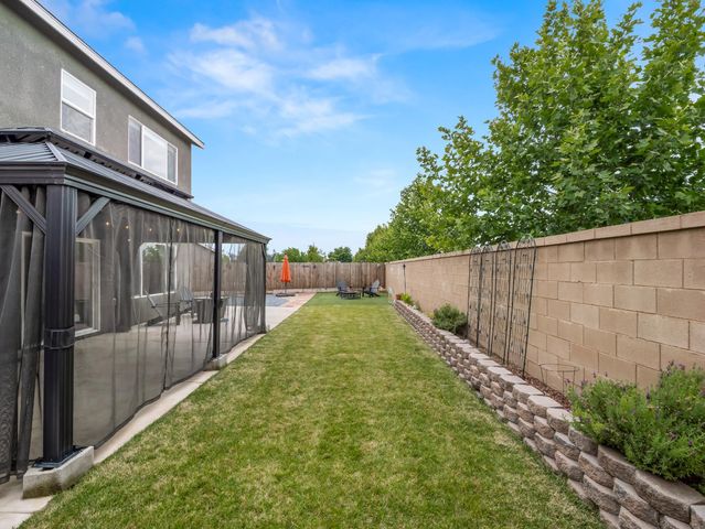 479 S Filbert Avenue, Fresno, CA 93727
