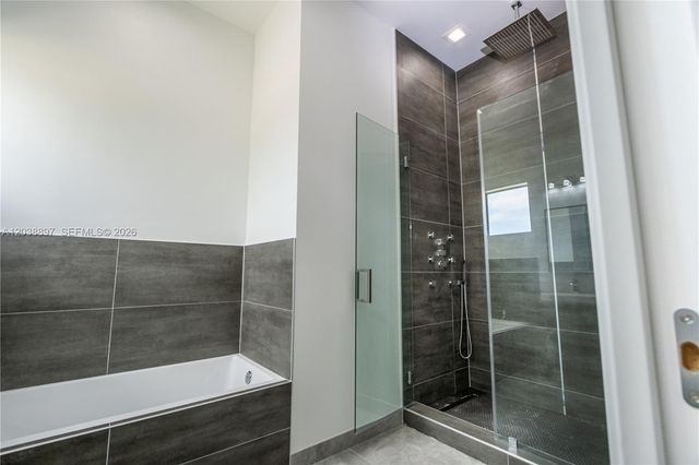 3461 SW 25th St B, Miami, FL 33133