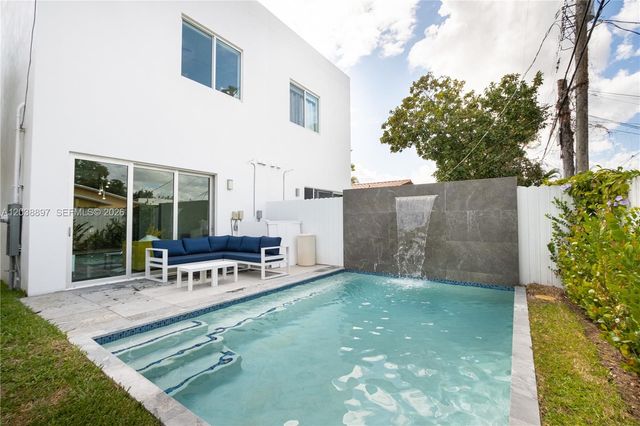 3461 SW 25th St B, Miami, FL 33133