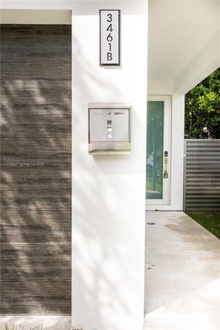 3461 SW 25th St B, Miami, FL 33133