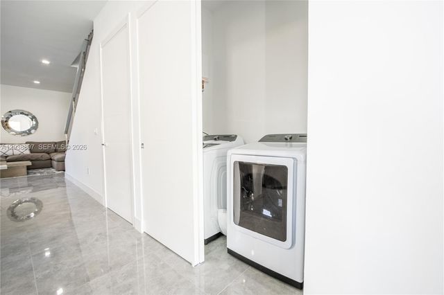 3461 SW 25th St B, Miami, FL 33133