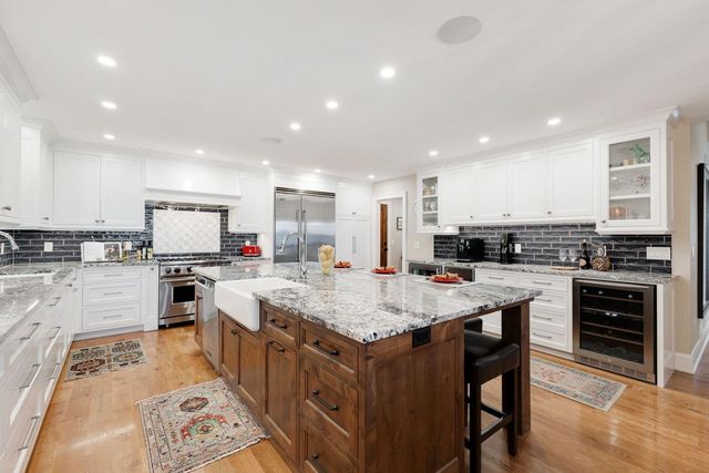 4286 Circle Road, Excelsior, MN 55331