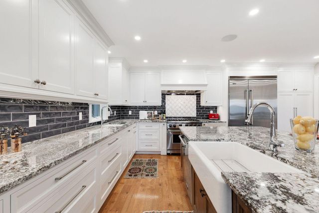 4286 Circle Road, Excelsior, MN 55331