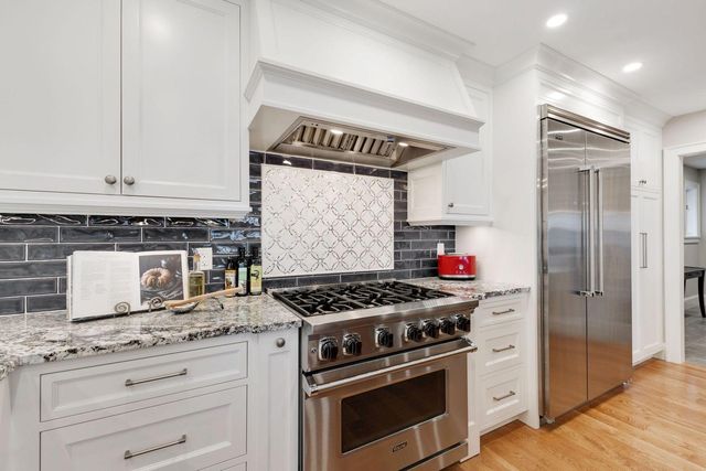 4286 Circle Road, Excelsior, MN 55331