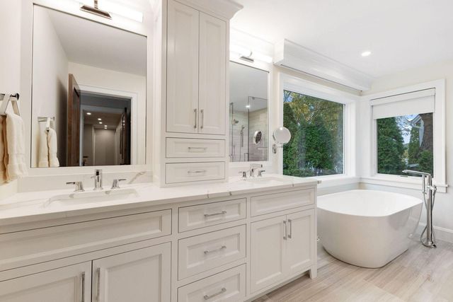 4286 Circle Road, Excelsior, MN 55331