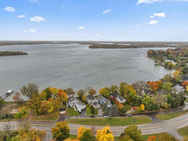 4286 Circle Road, Excelsior, MN 55331