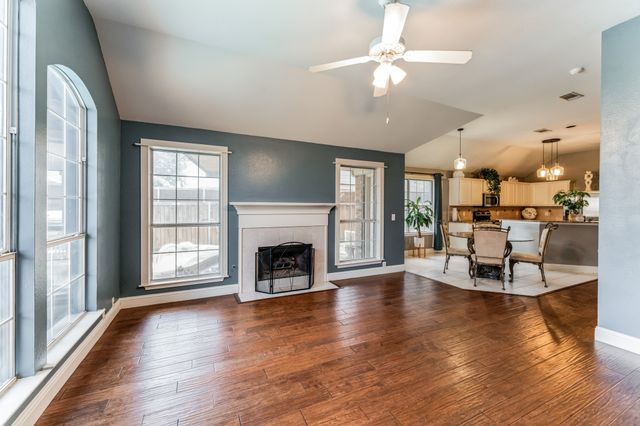 1217 Hershey Lane, Lewisville, TX 75077