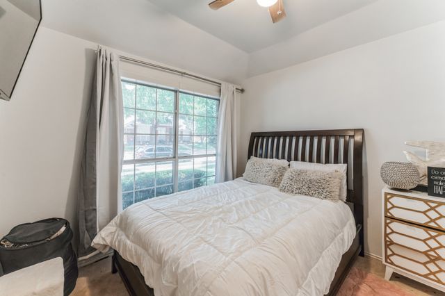 1217 Hershey Lane, Lewisville, TX 75077