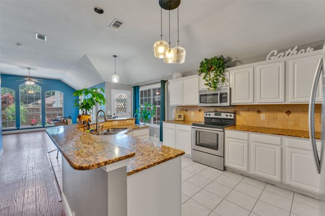 1217 Hershey Lane, Lewisville, TX 75077