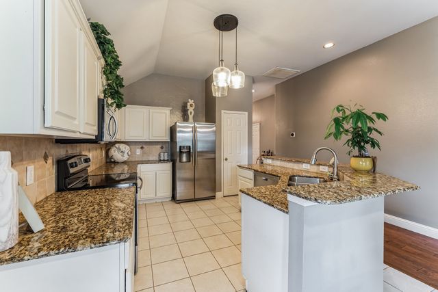 1217 Hershey Lane, Lewisville, TX 75077