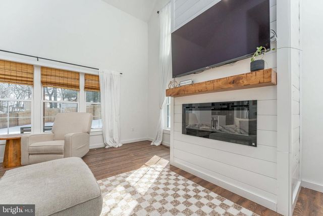 38 E 5TH AVE, Collegeville, PA 19426