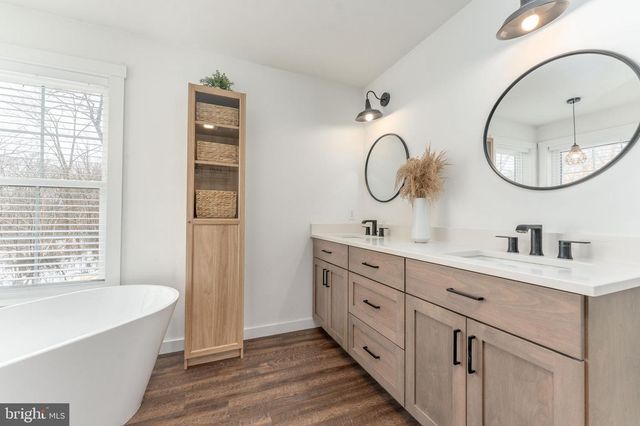 38 E 5TH AVE, Collegeville, PA 19426