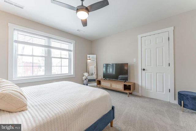 38 E 5TH AVE, Collegeville, PA 19426