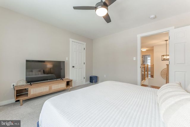 38 E 5TH AVE, Collegeville, PA 19426