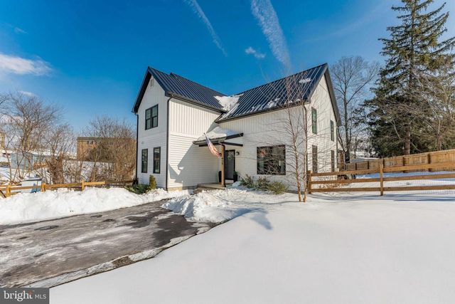 38 E 5TH AVE, Collegeville, PA 19426