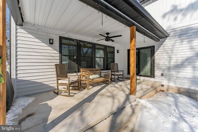 38 E 5TH AVE, Collegeville, PA 19426