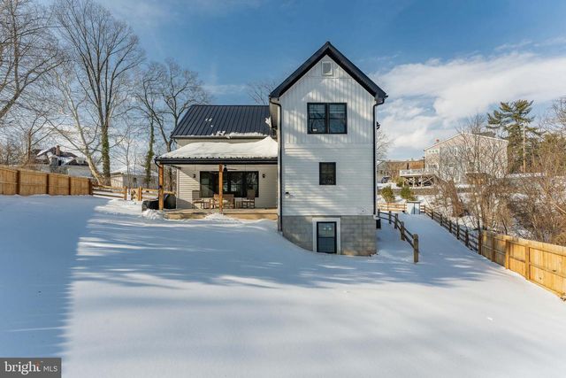 38 E 5TH AVE, Collegeville, PA 19426