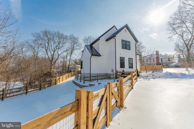 38 E 5TH AVE, Collegeville, PA 19426