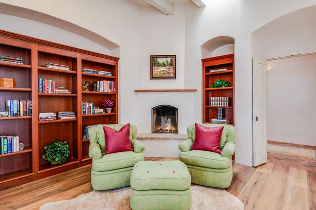 18 Vallecito Road, Santa Fe, NM 87506