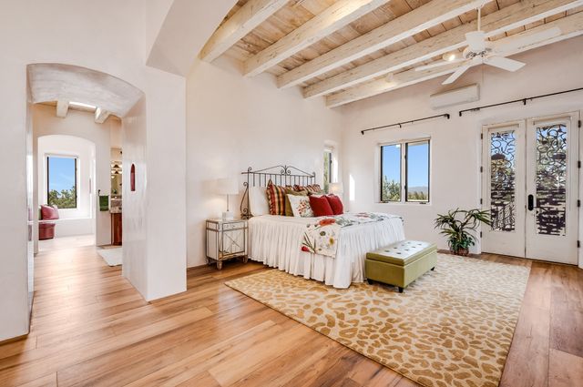 18 Vallecito Road, Santa Fe, NM 87506