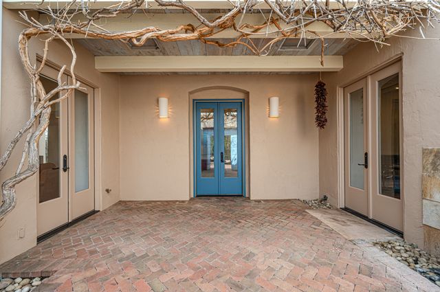 18 Vallecito Road, Santa Fe, NM 87506