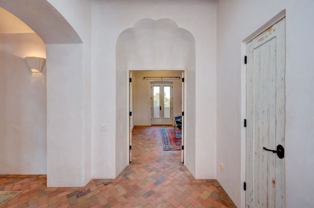 18 Vallecito Road, Santa Fe, NM 87506