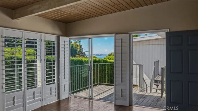2516 Bayside Dr, Newport Beach, CA 92625