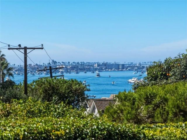 2516 Bayside Dr, Newport Beach, CA 92625
