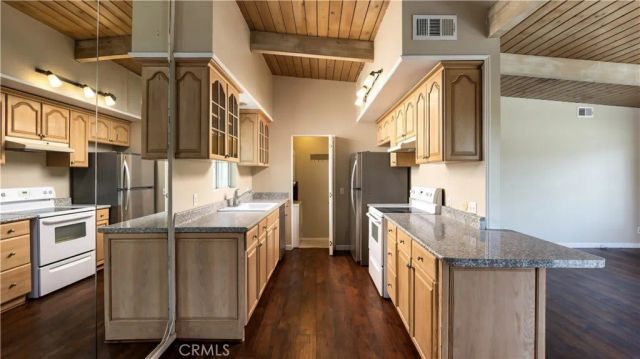 2516 Bayside Dr, Newport Beach, CA 92625