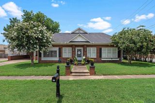 307 N Main St, Henderson, TX 75652