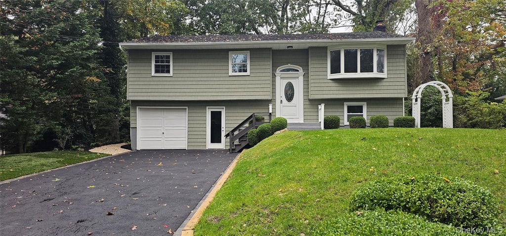 11 Marbeth Circle, Miller Place, NY 11764 — exterior