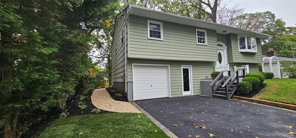 11 Marbeth Circle, Miller Place, NY 11764 — photo 2