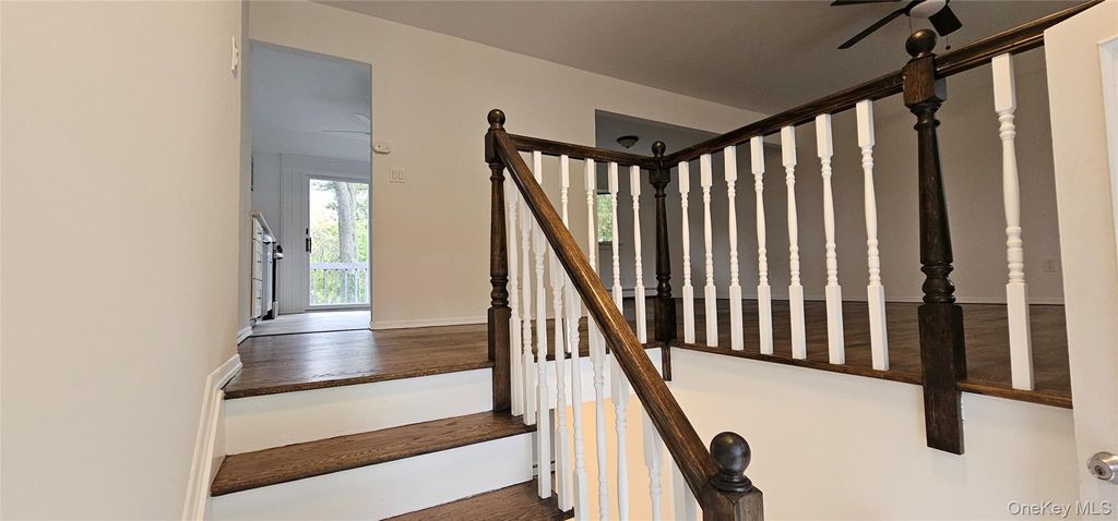 11 Marbeth Circle, Miller Place, NY 11764 — photo 3